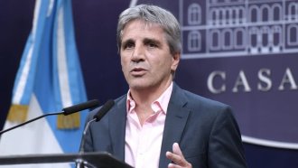 Caputo aclaró que los montos habilitados son por mes y por persona