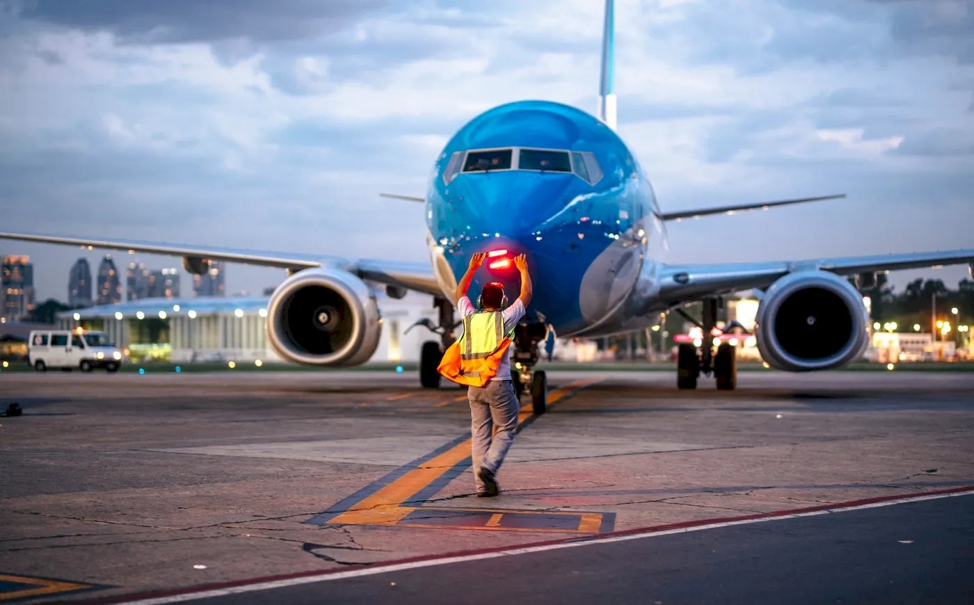 Los sindicatos aeronáuticos decidieron un paro de 24 horas en Aerolíneas Argentinas