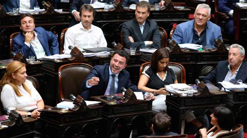 La UCR se reúne en un clima de tensión por la suspensión de los diputados que apoyaron a Milei