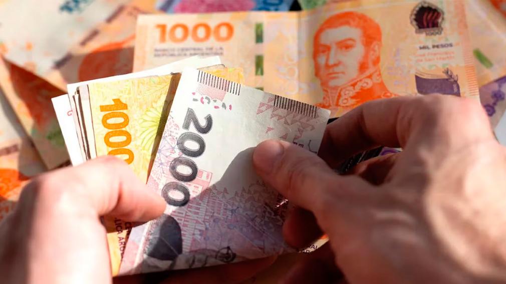 Según el Indec, en julio los salarios le ganaron por 3,5 puntos a la inflación