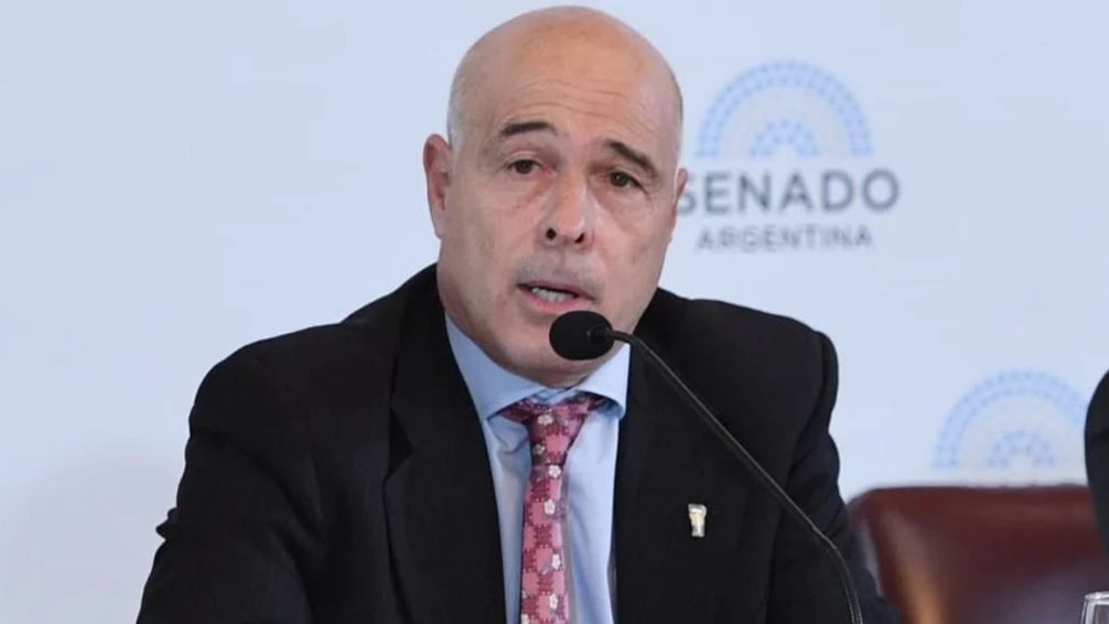 Senado: denuncian a Bartolomé Abdala por utilizar a sus asesores para hacer campaña