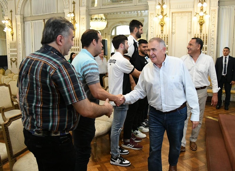 Jugadores y directivos del Club Atlético Estudiantes de Tucumán fueron recibidos por el Gobernador