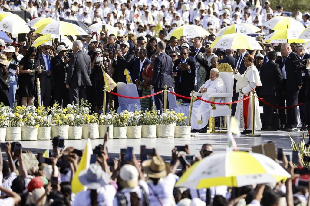 La misa del Papa Francisco en Timor Oriental congregó a 600.000 personas, casi la mitad de la población