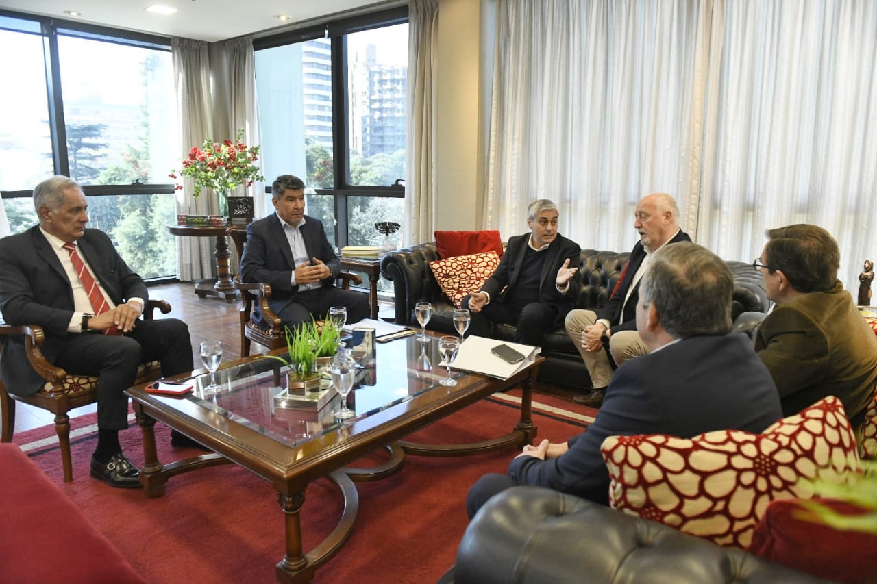 Acevedo mantuvo un encuentro con representantes de EDET y del ERSEPT