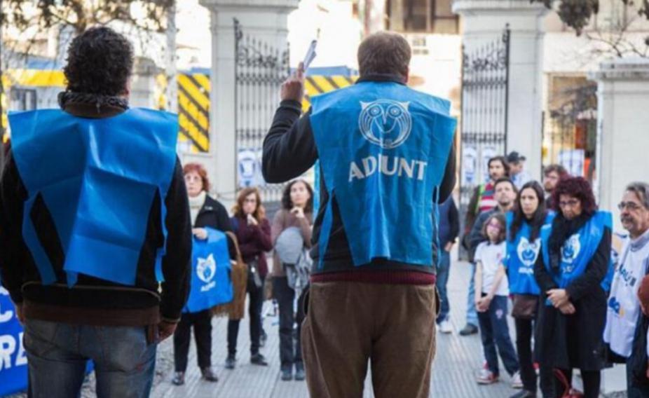 ADIUNT: “Estamos planteando la necesidad de replicar la marcha federal universitaria de abril”