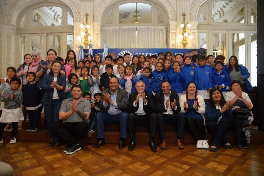 “Conociendo mi provincia”: alumnos de Trancas visitaron la Casa de Gobierno