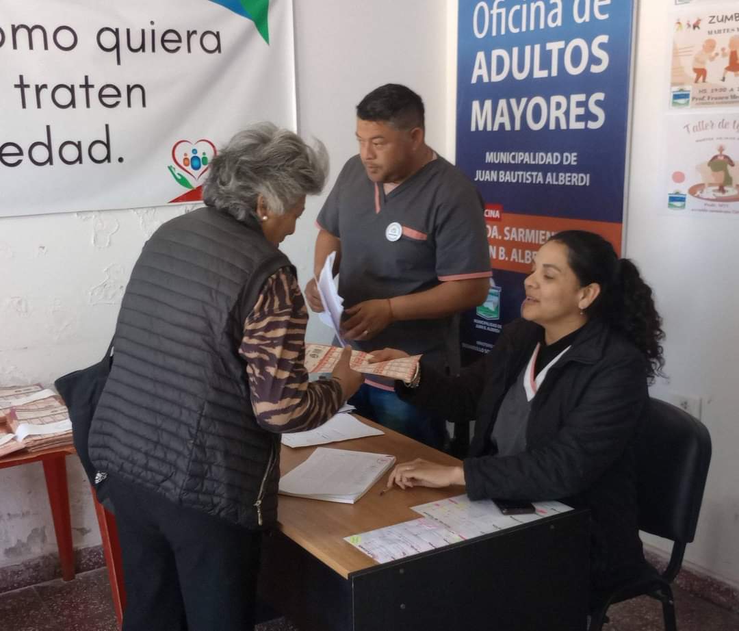 Alberdi: Entrega de boletos gratuitos para jubilados