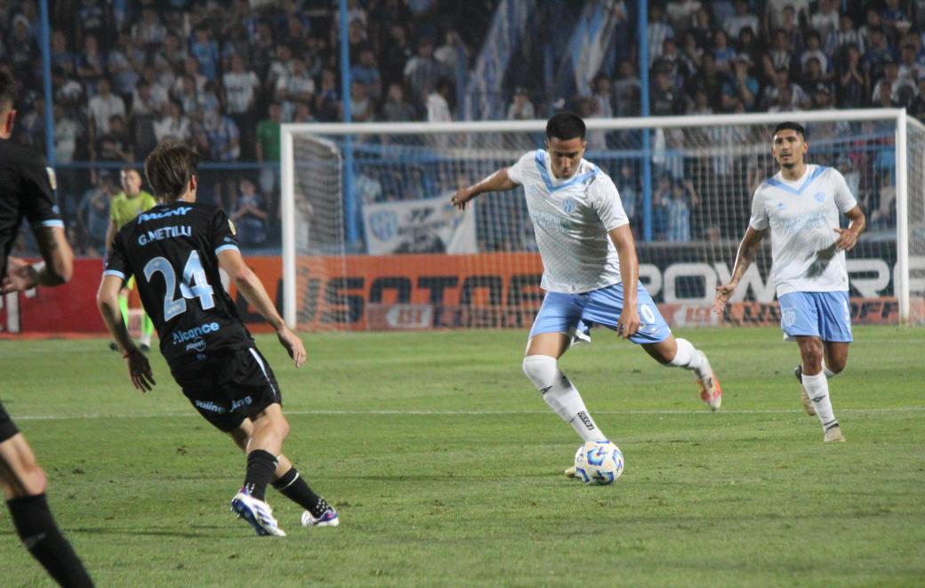 Atlético Tucumán perdió 4 a 2 ante Belgrano en el José Fierro