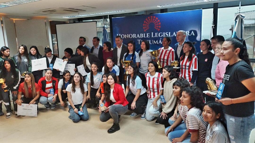 Legislatura: La Comisión de Deportes recibió a las finalistas del Torneo Femenino de la Liga Tucumana