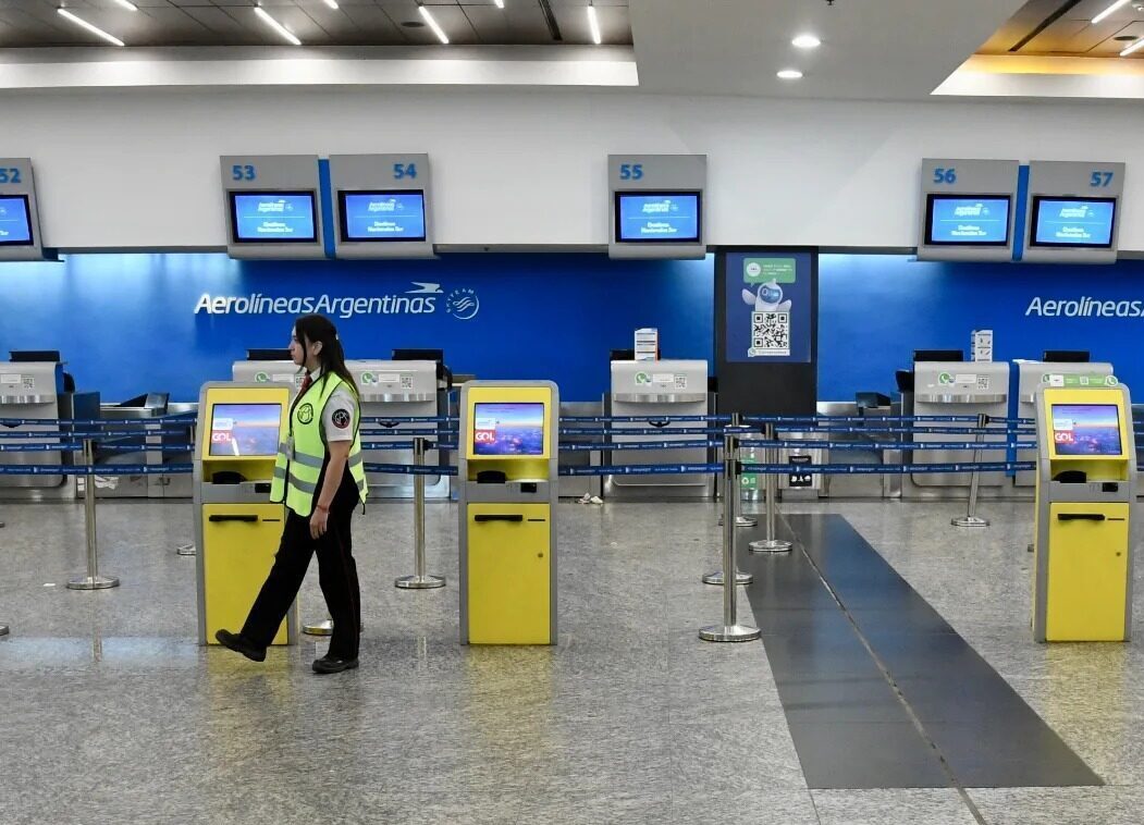 37.000 pasajeros de Aerolíneas Argentinas se verán afectados por el paro de pilotos y tripulantes de cabina