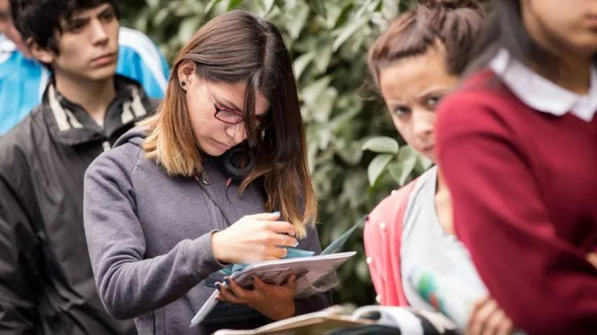 La desocupación alcanzó el 7,6% en el segundo trimestre, afectando a más de 1,6 millones de argentinos