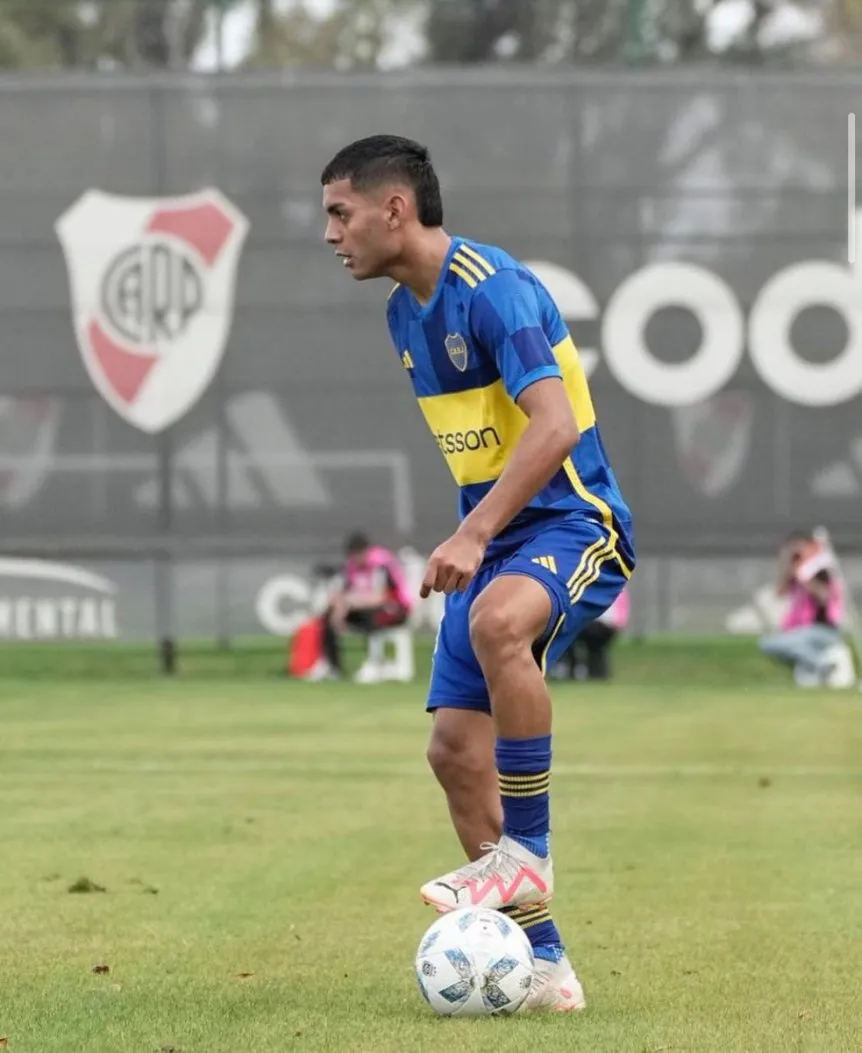 Un juvenil se escapó de Boca y se fue a firmar con un club de Arabia Saudita