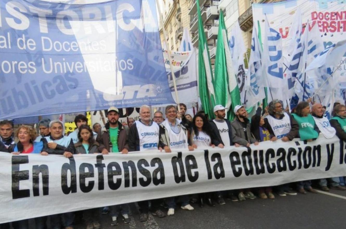 Docentes universitarios anunciaron tres días de paro y una marcha nacional