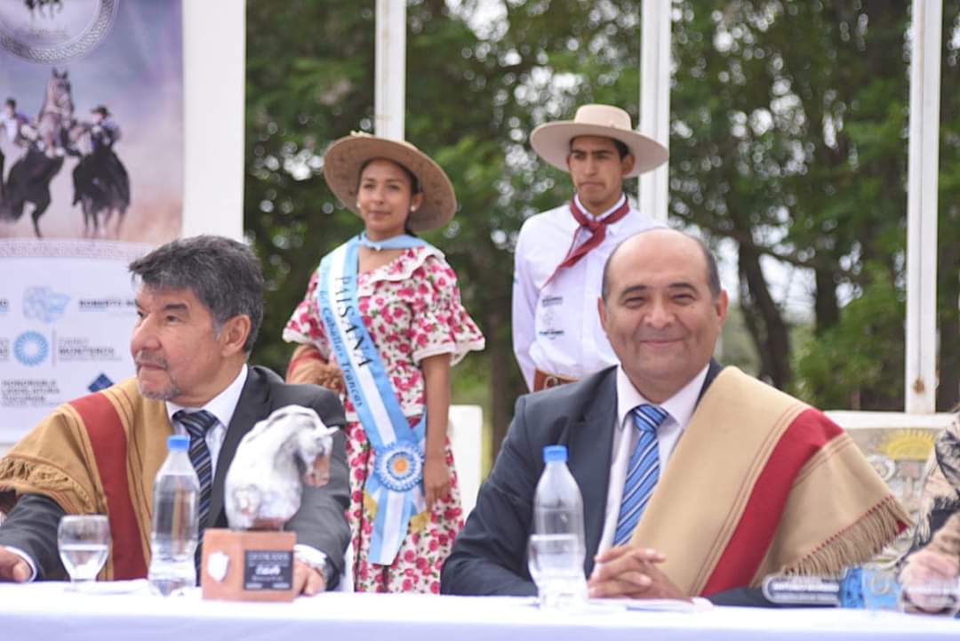 Roberto "Tigre" Moreno junto al vicegobernador Miguel Acevedo 