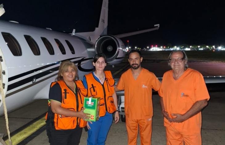 avion sanitario noche